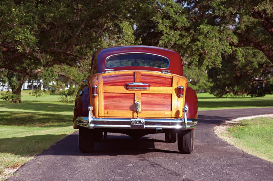  Chrysler Town & Country Sedan 1947 года  (фото 27 из 61)